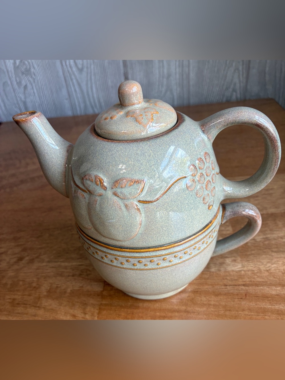 Grape Leaf Design Brown Stoneware Individual Teapot Teacup Combo